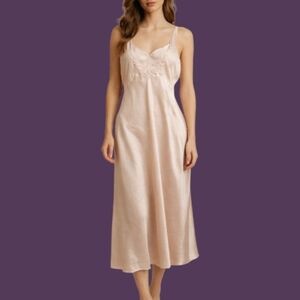 VTG VAL MODE Pale Pink Satin Embroidered Beaded Empire Waist Slip Nightgown